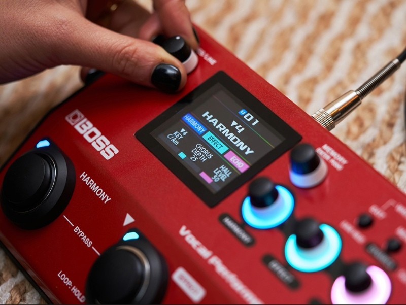 Boss Vocal Performer VE-5 x VE-22: diferenças em som, conexões, praticidade e recursos