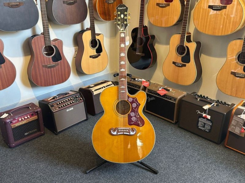 Diferenças entre Violão de Nylon e Violão de Aço: Timbre, Conforto e Estilo Musical