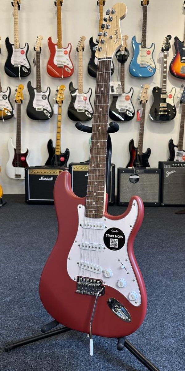 Guitarra Squier Debut Collection Stratocaster Dakota Red by Fender – 0379600554 