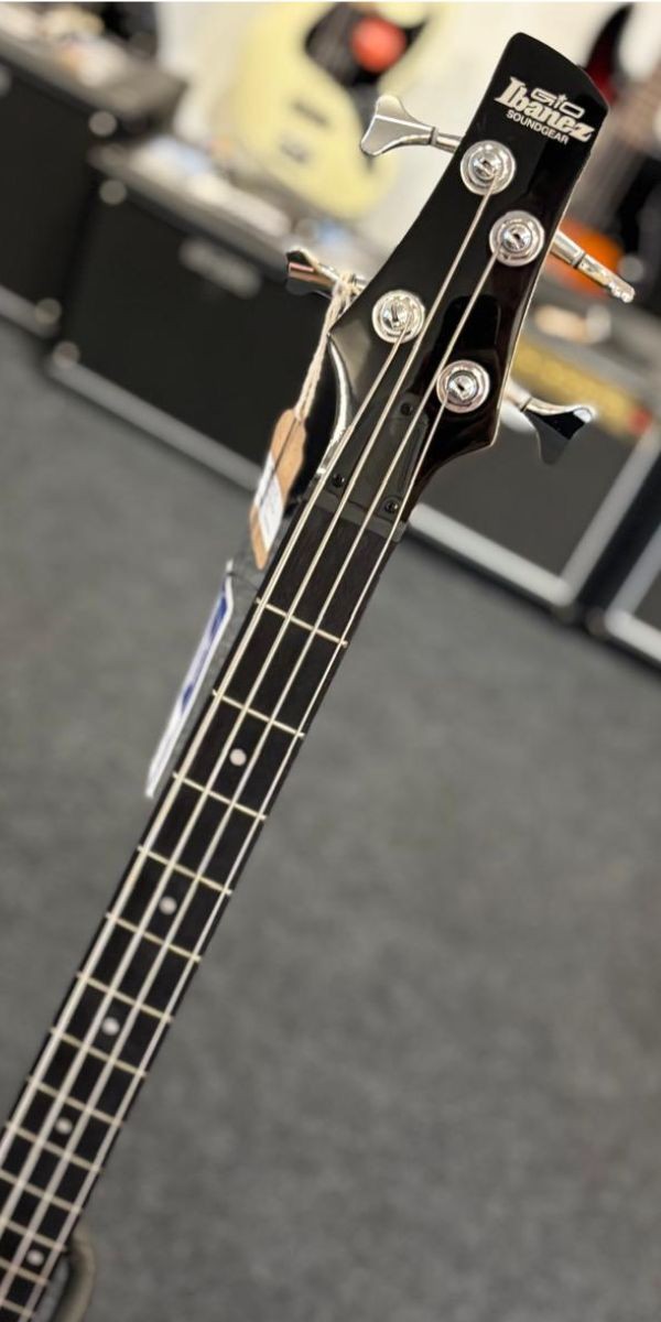 Baixo 4 Cordas Ibanez Gsr200-bpk Baby Pink Ativo Com Phat ii eq 