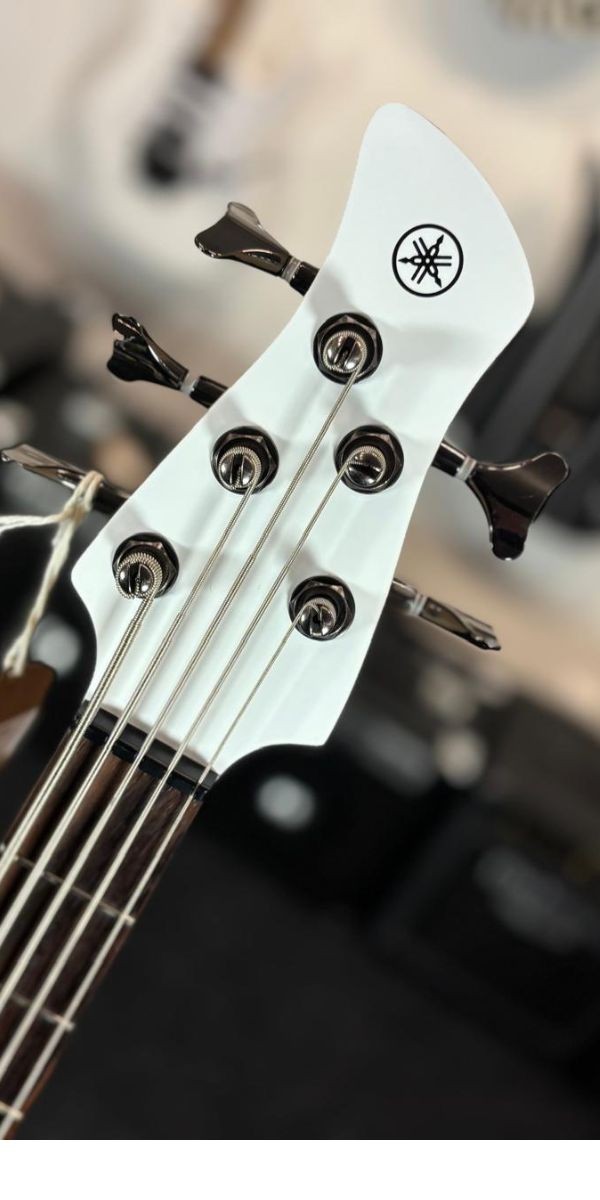 Baixo 5 Cordas Yamaha Trbx305 White Ativo Com Performance eq 