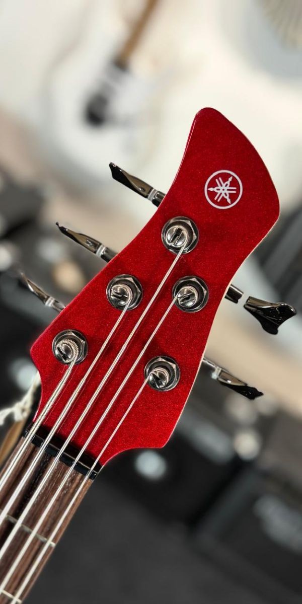 Baixo 5 Cordas Yamaha Trbx305 Candy Apple Red Ativo Com Performance eq 
