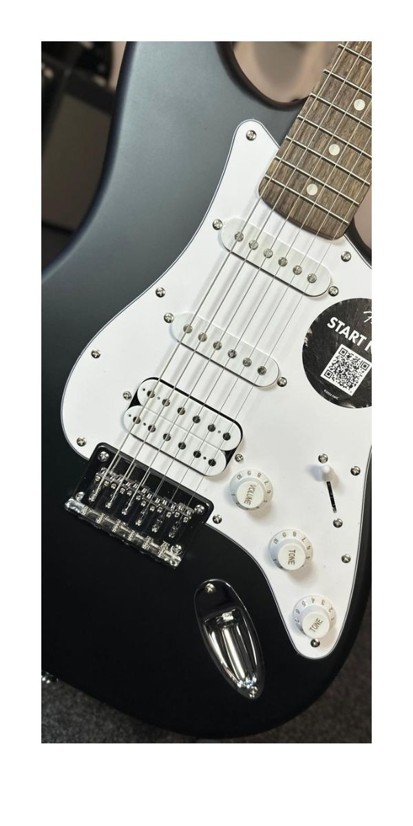 Guitarra Fender Squier Debut Stratocaster HT Hss Black Satin