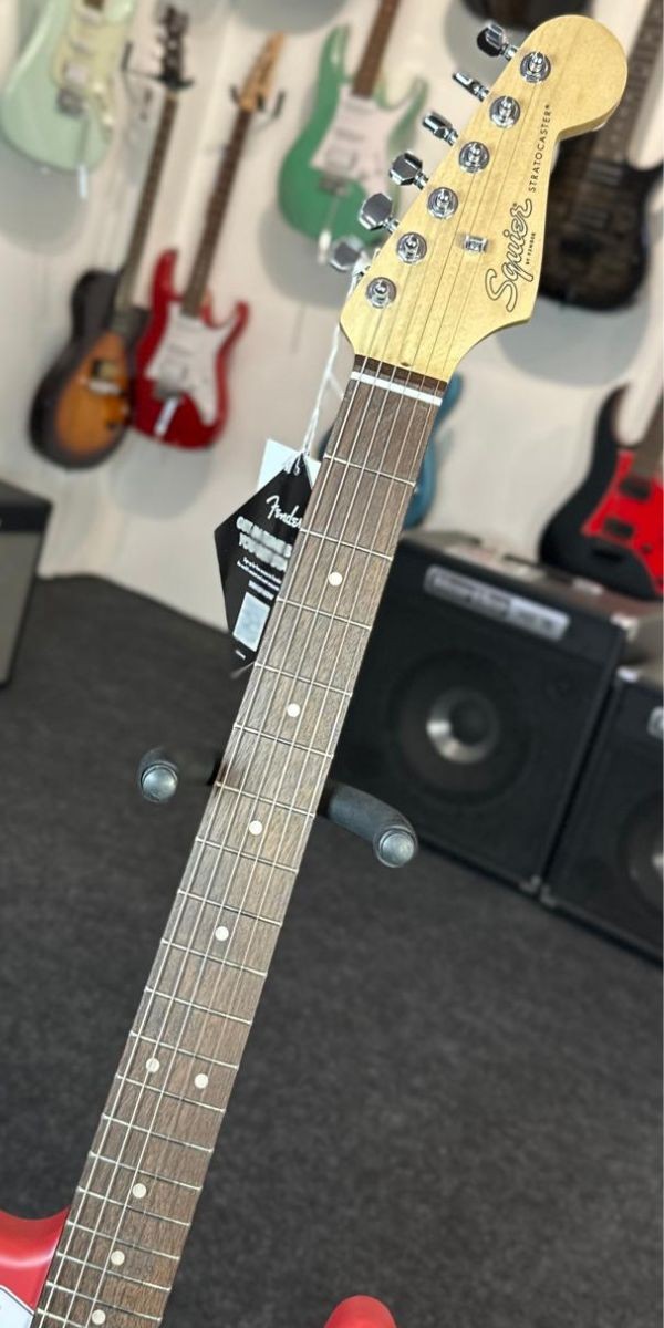 Guitarra Fender Squier Debut Series Stratocaster Hss Dakota Red Satin 