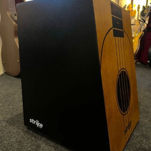 Cajon Fsa Strike Sk4059 Ukulele Acústico Com Esteira 12 Fios 