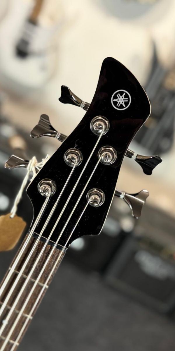 Baixo 5 Cordas Yamaha Trbx305 Black Ativo Performance eq 