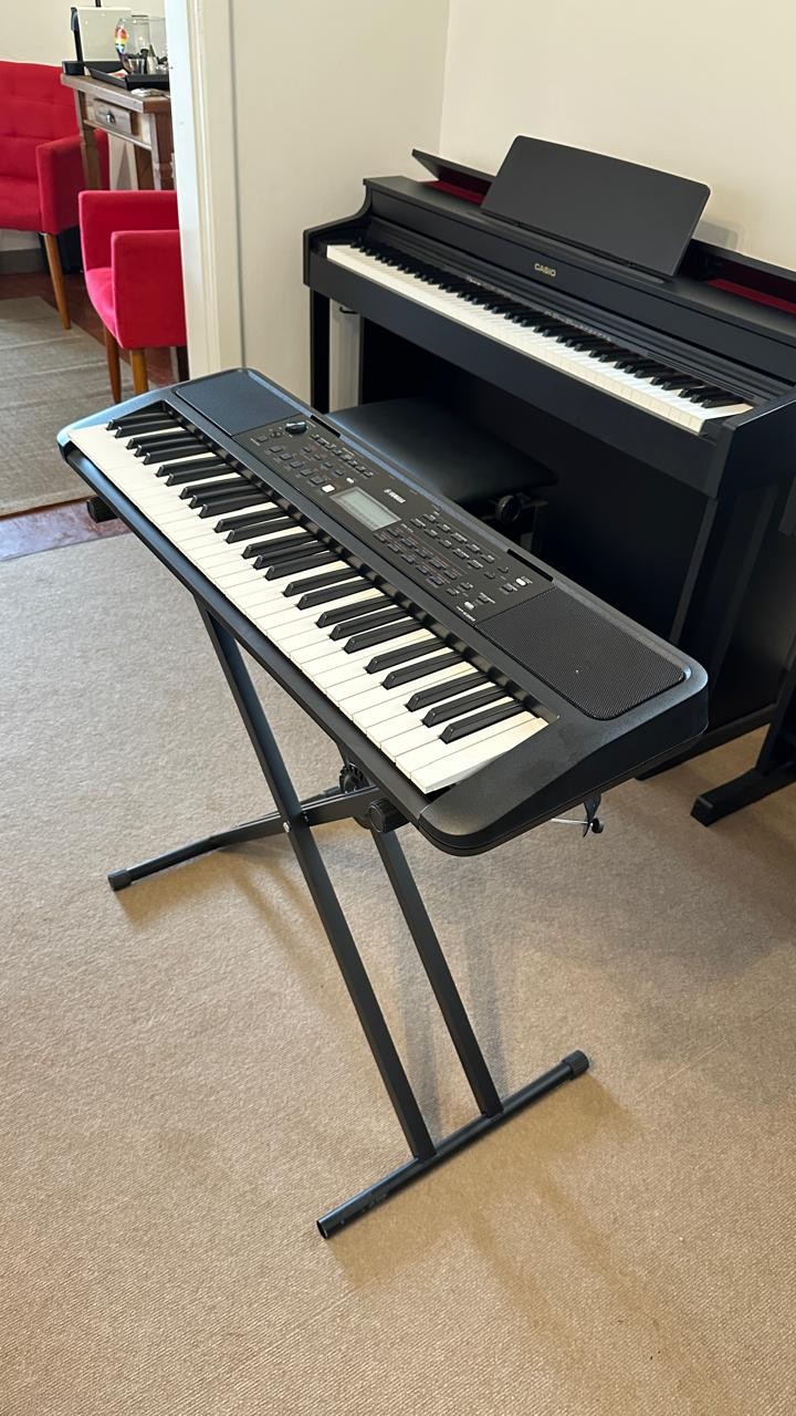 Teclado Yamaha Psr-e383 Arranjador 61 Teclas