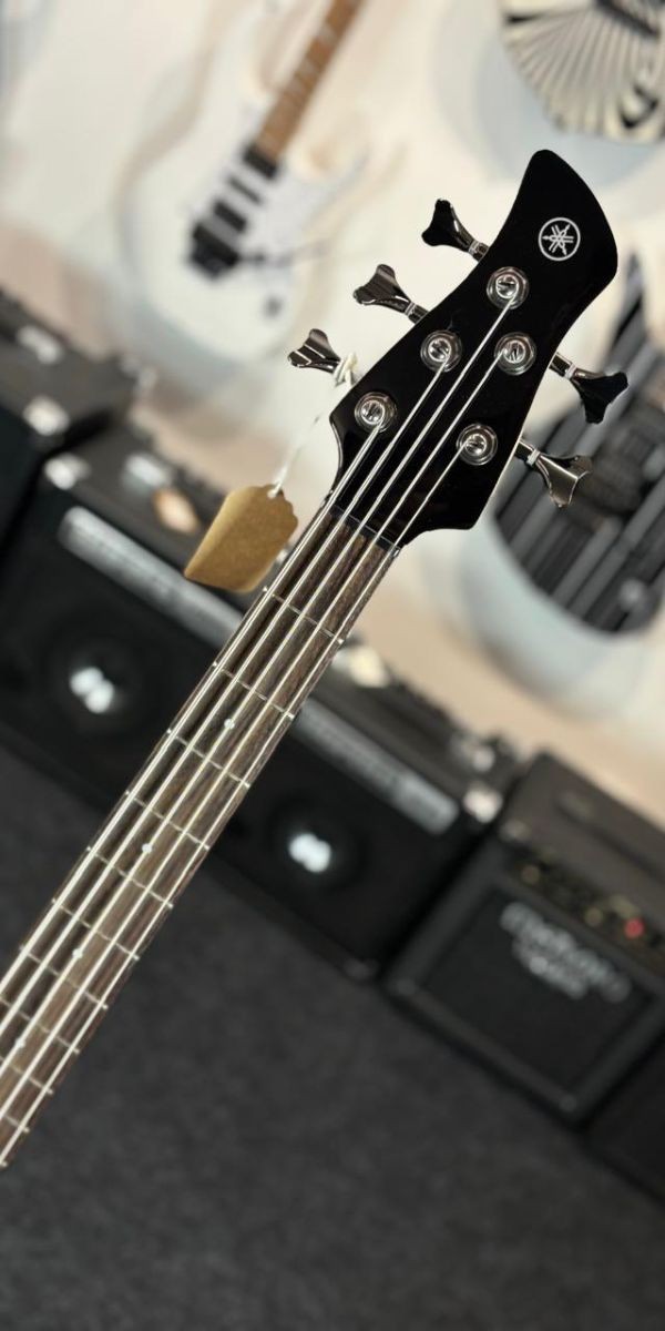 Baixo 5 Cordas Yamaha Trbx305 Black Ativo Performance eq 