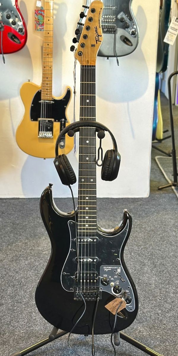 Guitarra Tagima Duosmart-s bk Tagimabox Hss Com Fone Afinador e Cabo 