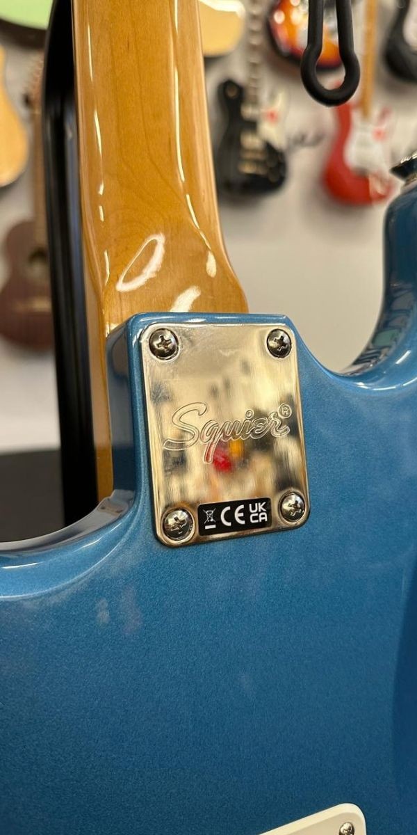 Guitarra Squier Classic Vibe 60s Stratocaster Lake Placid Blue 
