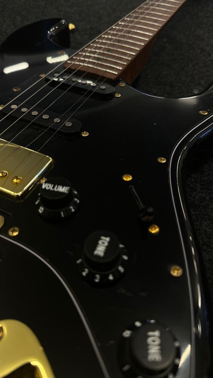 Guitarra 2s 1h Escala Clara Escudo bk T-640 Super Black Tagima 