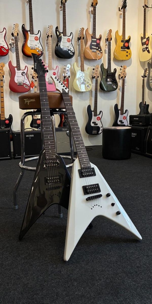 Guitarra Flying v Strinberg Fvs450 Onix Black Com Bag 