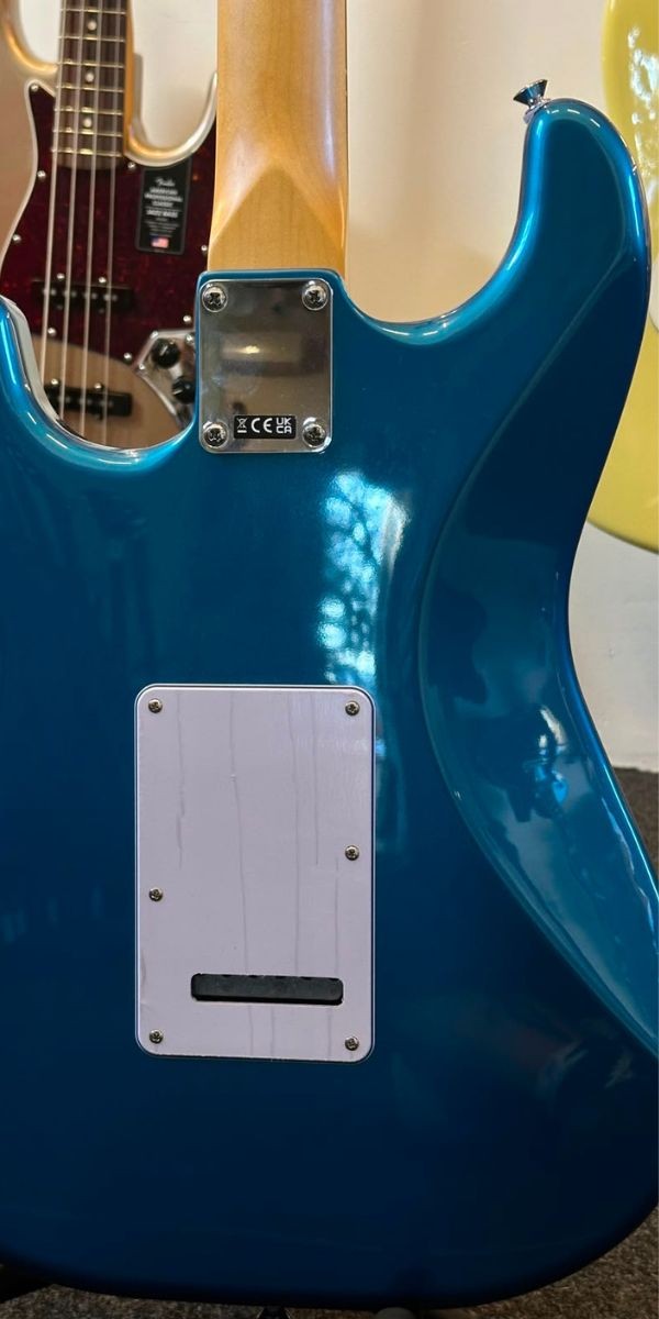 Guitarra Fender Standard Stratocaster Laurel Aqua Marine Metallic 