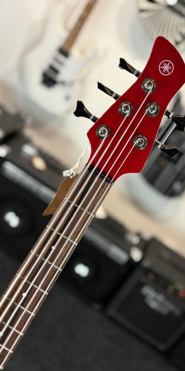 Baixo 5 Cordas Yamaha Trbx305 Candy Apple Red Ativo Com Performance eq 