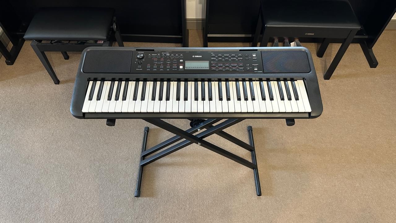 Teclado Yamaha Psr-e383 Arranjador 61 Teclas