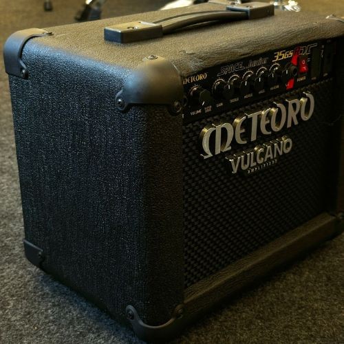 Combo Guitarra Meteoro Space Junior 35gsr 25w Rms Com Reverb, Drive e Saída Para Fone 