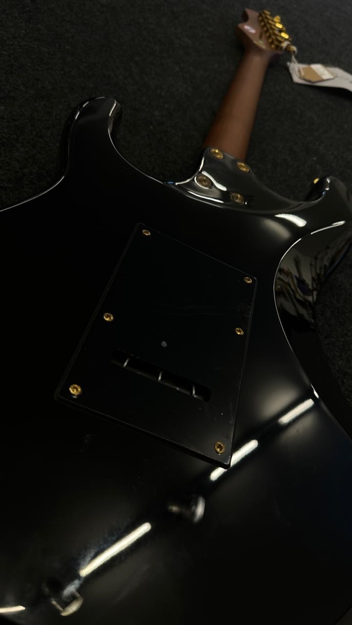 Guitarra 2s 1h Escala Clara Escudo bk T-640 Super Black Tagima 