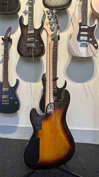 Baixo Cort Gb34jj sb 4 Cordas Ativo Jazz Bass Elétrico Sunburst 