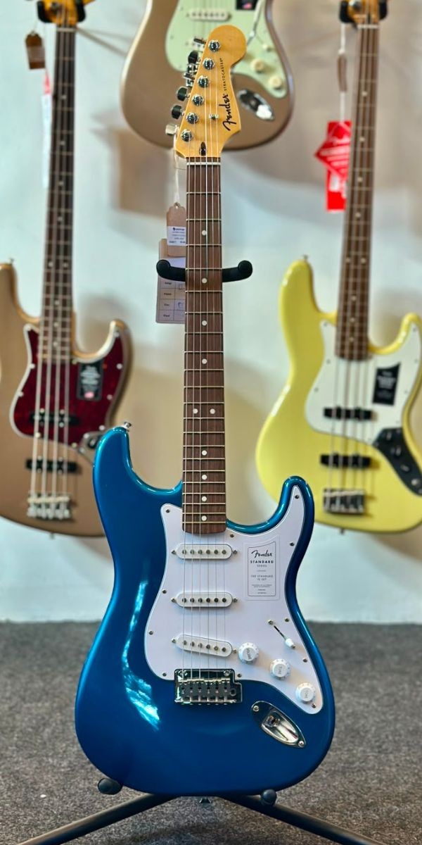 Guitarra Fender Standard Stratocaster Laurel Aqua Marine Metallic 