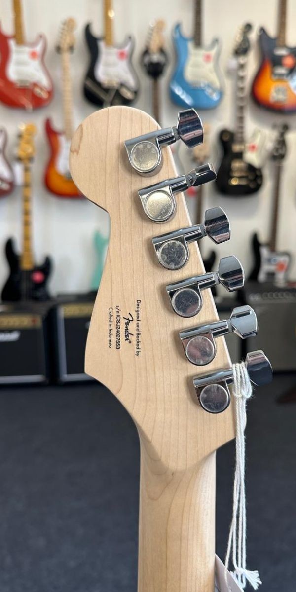 Guitarra Squier Sonic Stratocaster Maple Black by Fender | Openstage Revenda Oficial Fender 