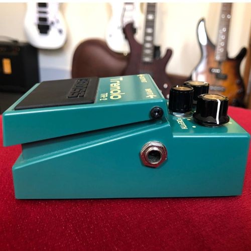 Pedal Boss Tr-2 Tremolo Para Guitarra Com Controles Rate, Wave e Depth 