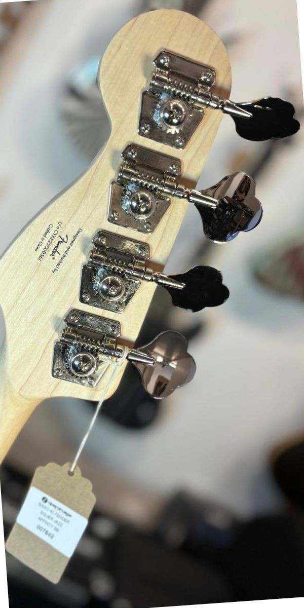 Baixo Squier Fender Affinity Jazz Bass 4 Cordas Maple 3-color Sunburst 