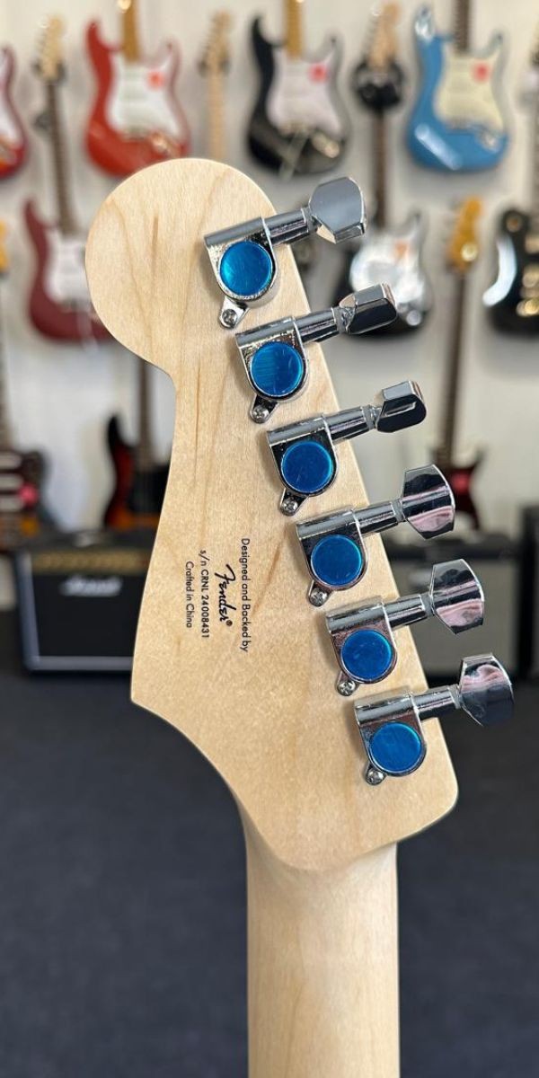 Guitarra Squier Debut Collection Stratocaster Black by Fender – 0379600506 