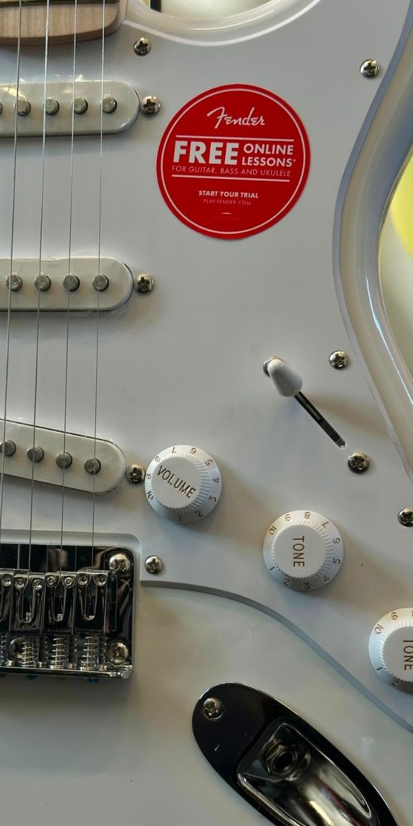 Guitarra Squier Sonic Stratocaster ht Maple Arctic White | Openstage 