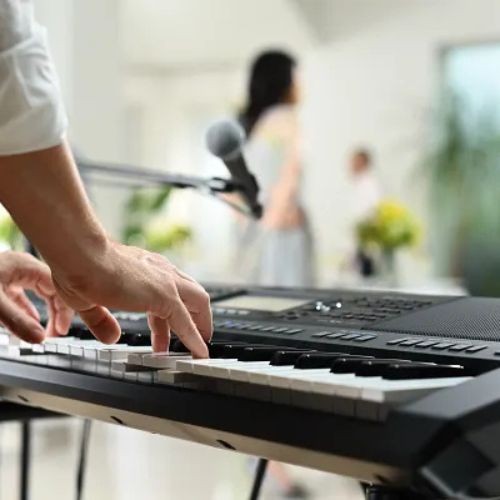 Teclado Arranjador Yamaha Psr-sx720+ 61 Teclas Touchscreen 7" Com 1.377 Vozes, 450 Ritmos e Super Articulation 
