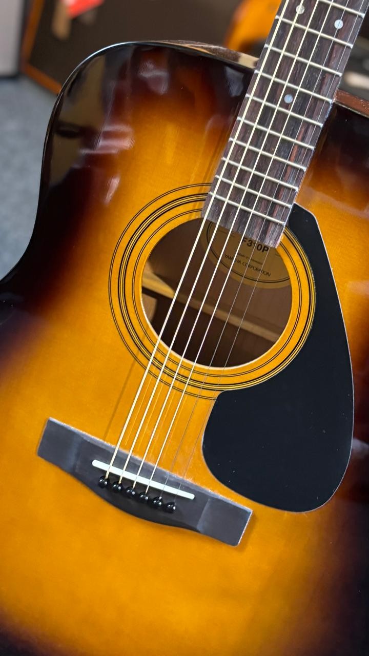 Violão Acústico Yamaha F310 Brown Sunburst Tabacco Diapasão Correia Capotraste Encordoador Corda 