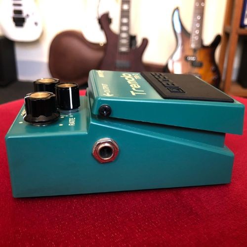 Pedal Boss Tr-2 Tremolo Para Guitarra Com Controles Rate, Wave e Depth 