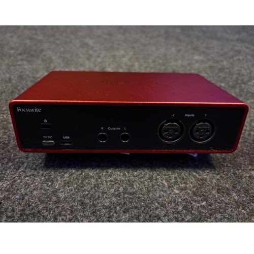Interface de áudio Focusrite Scarlett 2i2 4th Gen Usb-c 2x2 Para Home Studio 