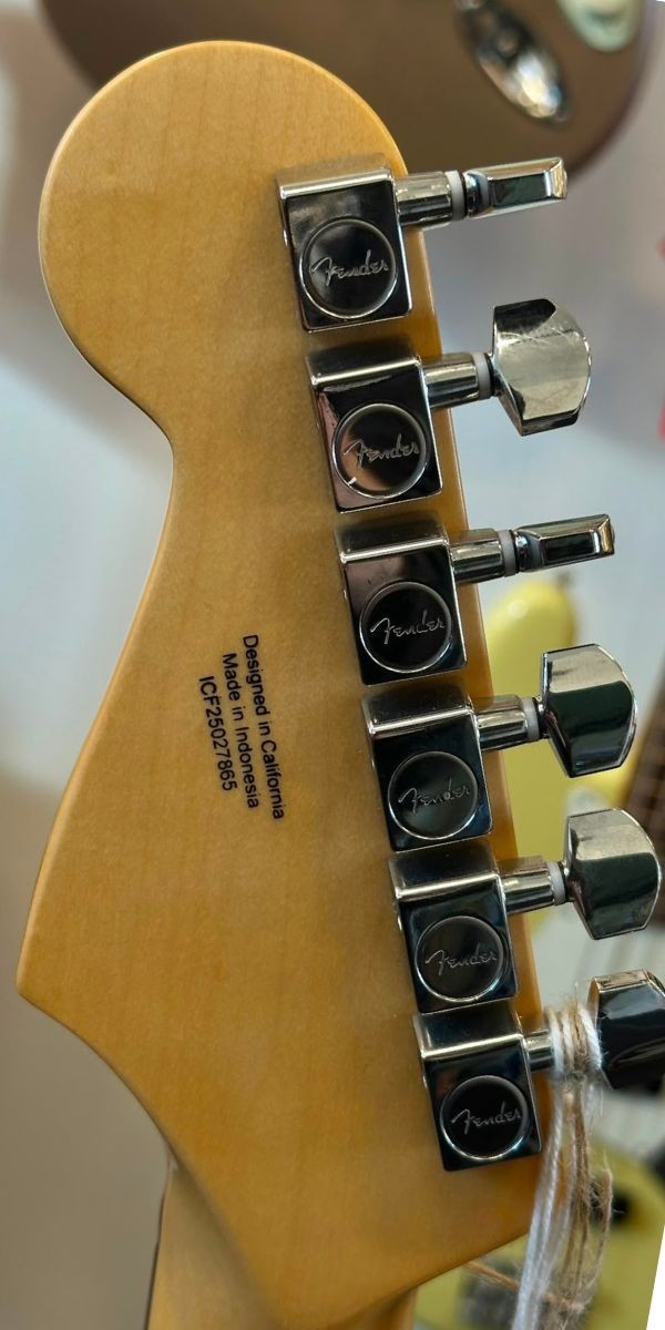 Guitarra Fender Standard Stratocaster Laurel Aqua Marine Metallic 