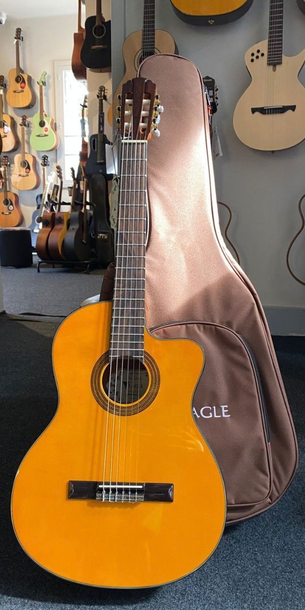 Violão Eagle ch 800 Clássico Vintage Cutaway Ativo Nylon Com Bag Deluxe 