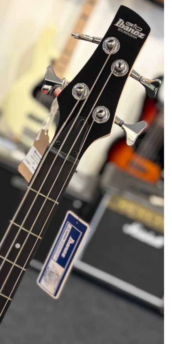 Baixo Ativo 4 Cordas Ibanez Gio Gsr200 Mgr Com Phat ii eq e Captadores Dynamix 