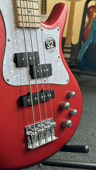 Baixo 4 Cordas Ibanez pj Mezzo Srmd200d Cam Candy Apple Matte 