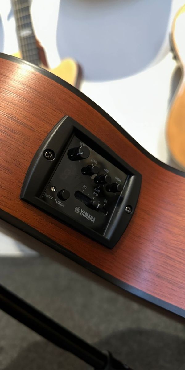 Violão Yamaha Cgx122ms Nylon Eletroacústico Tampo Maciço Natural System73 