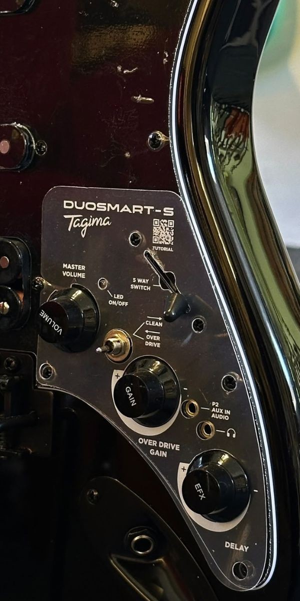 Guitarra Tagima Duosmart-s bk Tagimabox Hss Com Fone Afinador e Cabo 