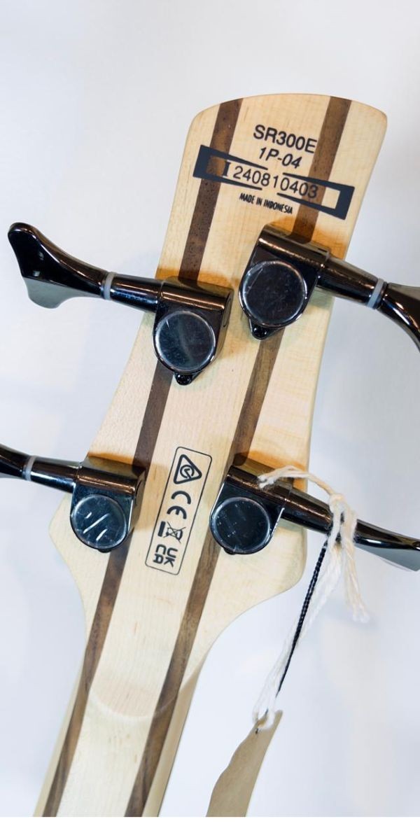 Baixo Ibanez 4 Cordas Sr300e Sky Veil Matte Ativo Com Powerspan e 3-band eq 