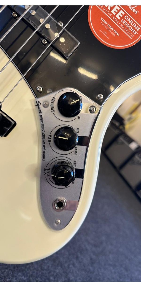 Baixo Fender® Squier® Affinity Jazz Bass® Ativo Olympic White 