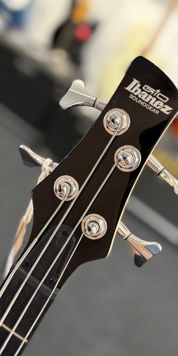 Baixo 4 Cordas Ibanez Gsr200-bpk Baby Pink Ativo Com Phat ii eq 