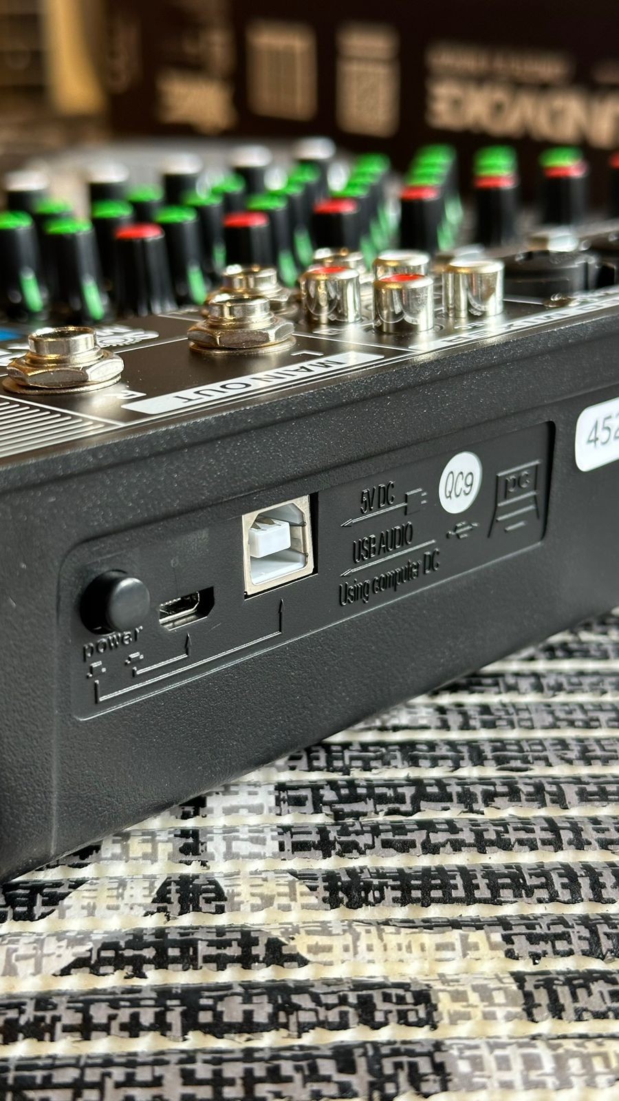 Mesa de Som 8 Canais Analógica Compacta Soundvoice Mc8bt 