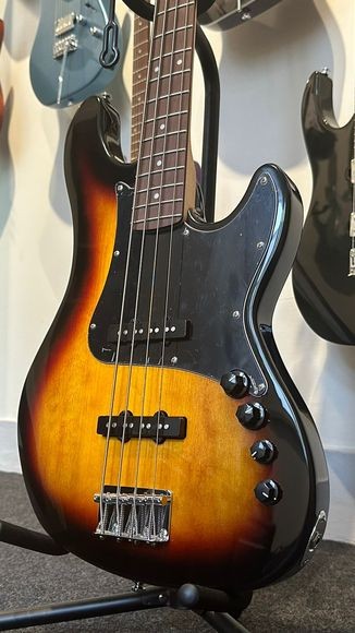 Baixo Cort Gb34jj sb 4 Cordas Ativo Jazz Bass Elétrico Sunburst 