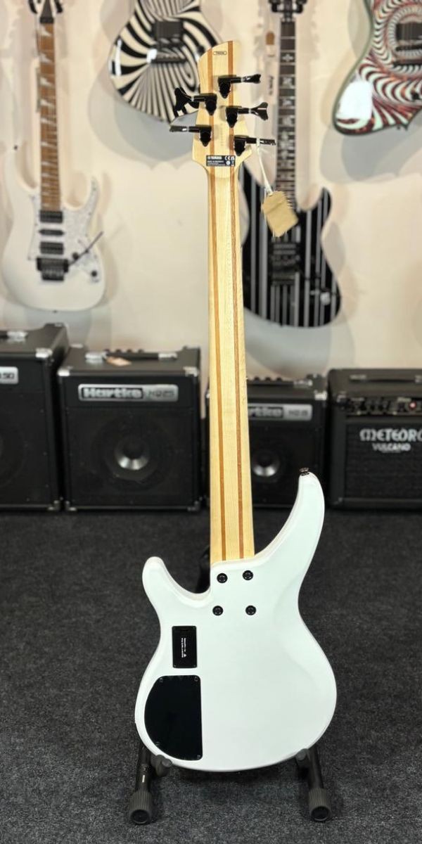 Baixo 5 Cordas Yamaha Trbx305 White Ativo Com Performance eq 