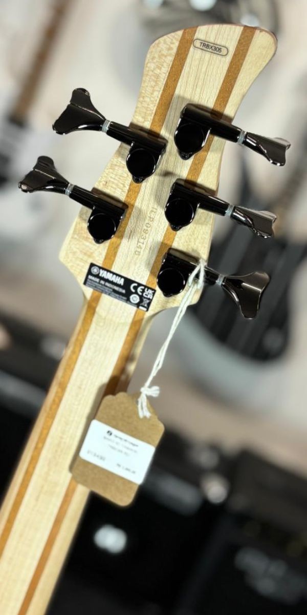 Baixo 5 Cordas Yamaha Trbx305 Candy Apple Red Ativo Com Performance eq 