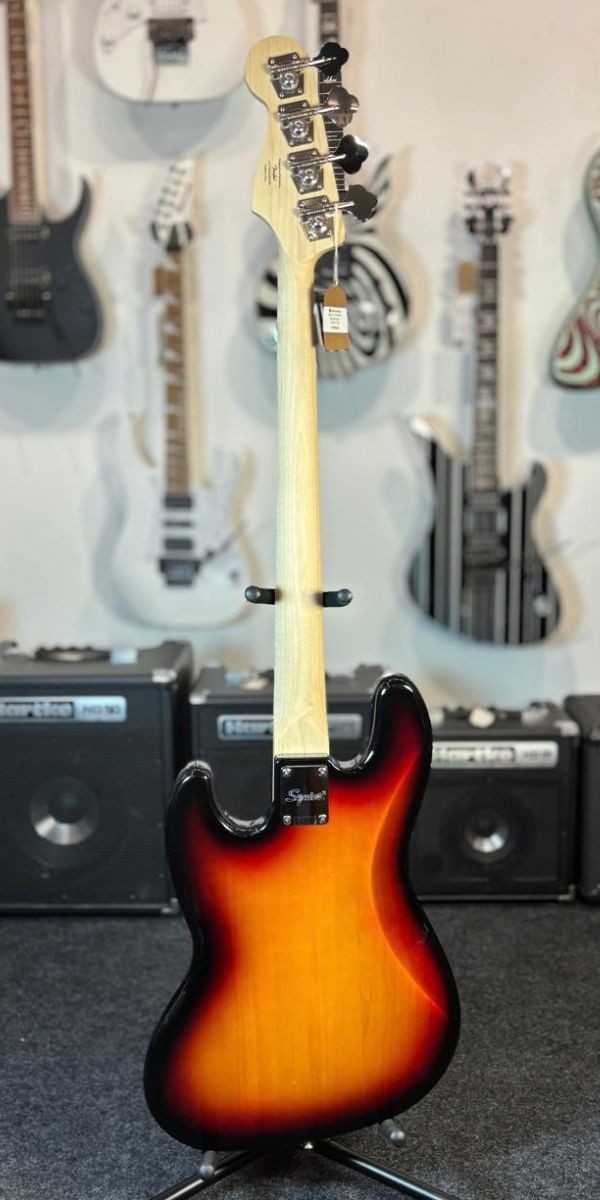 Baixo Squier Fender Affinity Jazz Bass 4 Cordas Maple 3-color Sunburst 