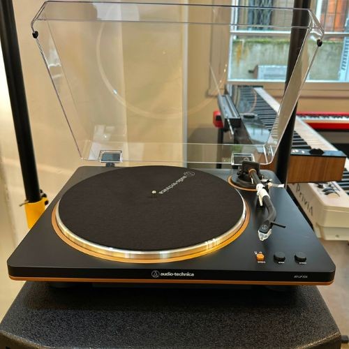 Toca-discos Audio-technica At-lp70x-bz Automático Preto/bronze Com Pré Phono e Agulha At-vm95c 