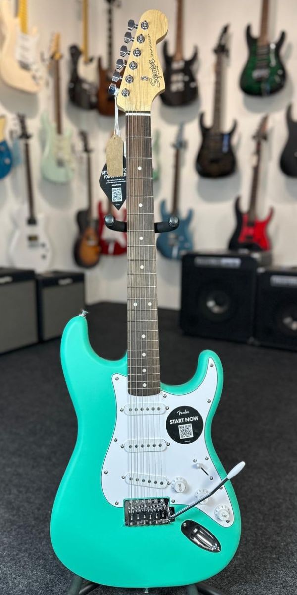 Guitarra Fender Squier Debut Series Stratocaster Sea Foam Green Satin 