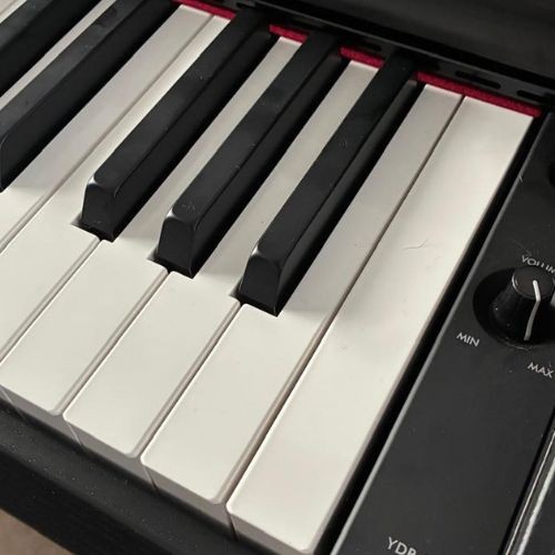 Piano Digital Yamaha Arius Ydp-146b Preto 88 Teclas Ghs Com 3 Pedais 