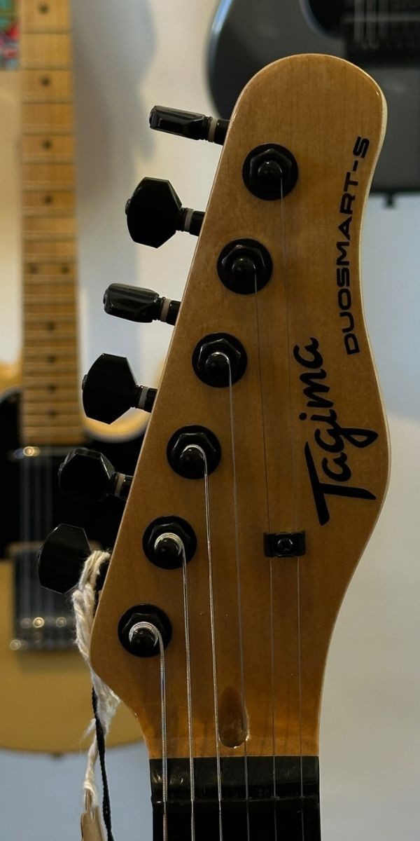 Guitarra Tagima Duosmart-s bk Tagimabox Hss Com Fone Afinador e Cabo 